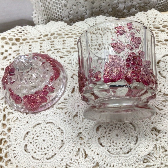 Antique Westmoreland red iridescent grape design candy dish with lid - Picture 10 of 10